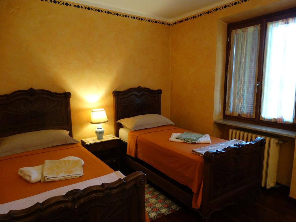 Agriturismo Casa De Colores Moretta Luaran gambar