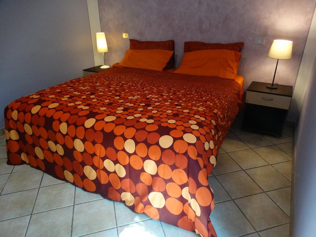 Agriturismo Casa De Colores Moretta Luaran gambar