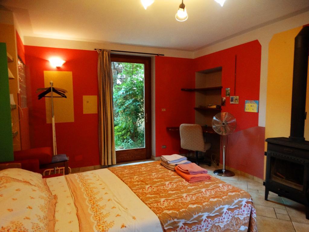 Agriturismo Casa De Colores Moretta Luaran gambar