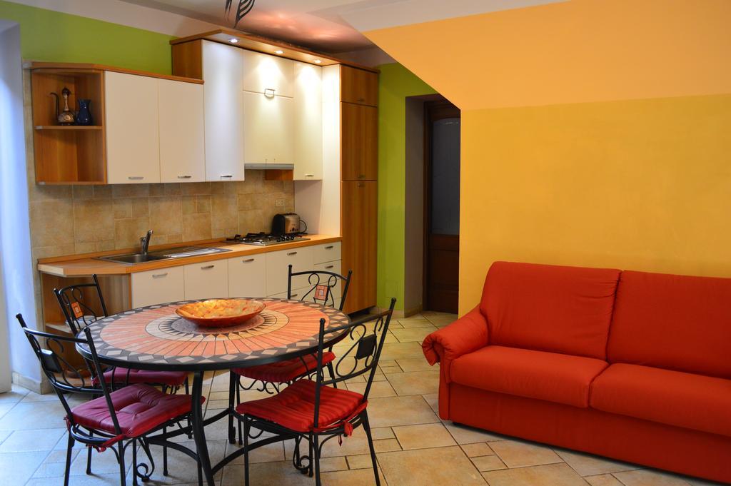 Agriturismo Casa De Colores Moretta Luaran gambar