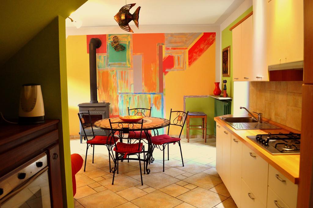 Agriturismo Casa De Colores Moretta Luaran gambar