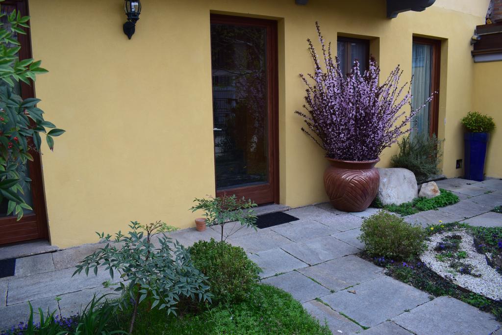 Agriturismo Casa De Colores Moretta Luaran gambar